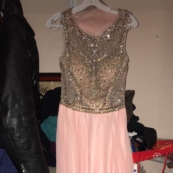 Prom dress - Picture 1 of 3